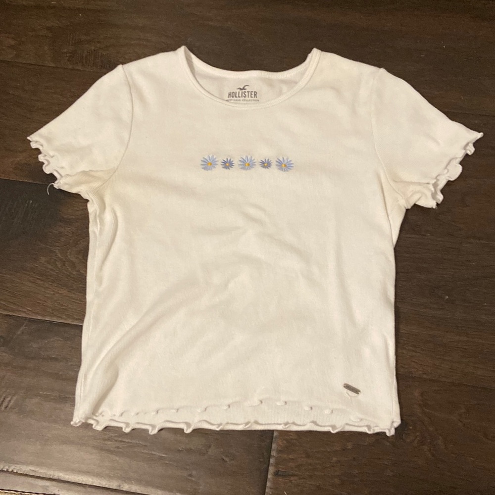 White Lettuce Trim Baby Tee Short Sleeve Top Blue Daisy | Hollister